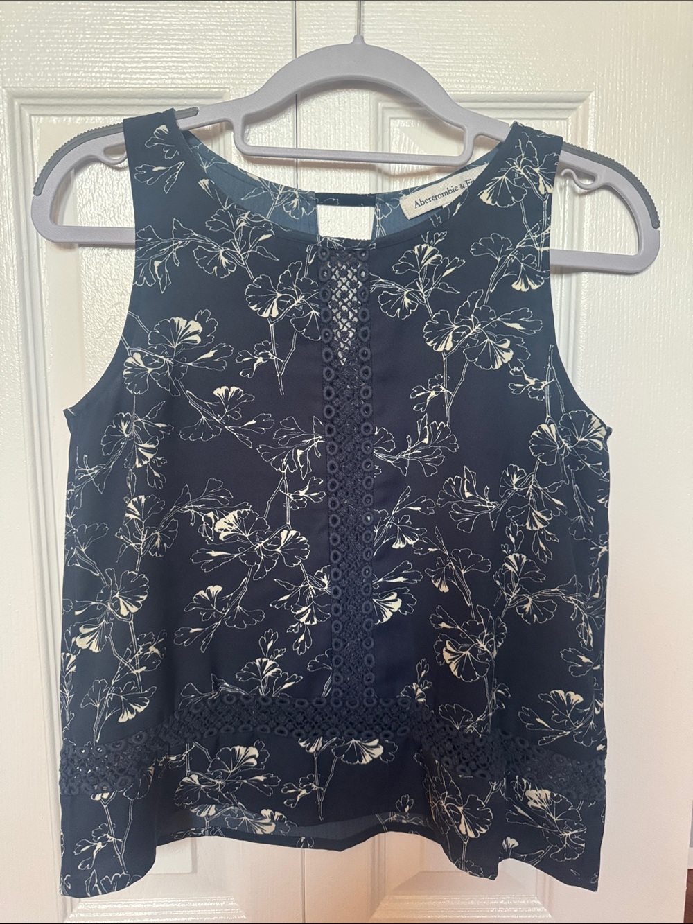 Abercrombie & Fitch XS Navy Blue Floral Lace-Trim Camisole